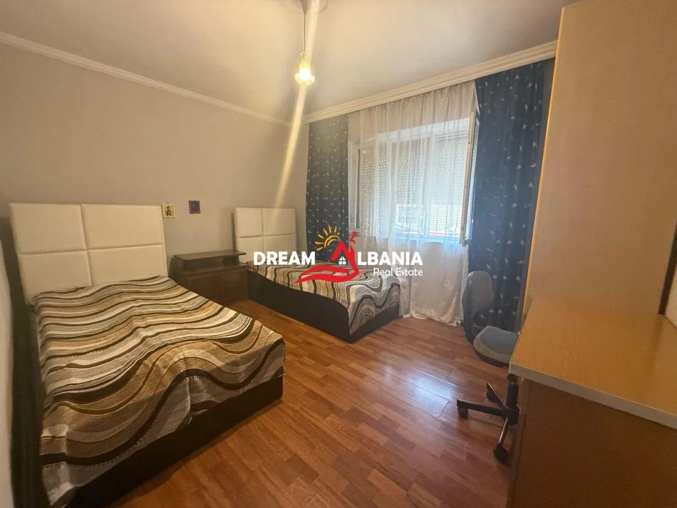Tirane, jepet me qera apartament 2+1 Kati 1, 74 m² 500 € (Tek Pazari i Ri, Rruga Tefta Tashko Koco)