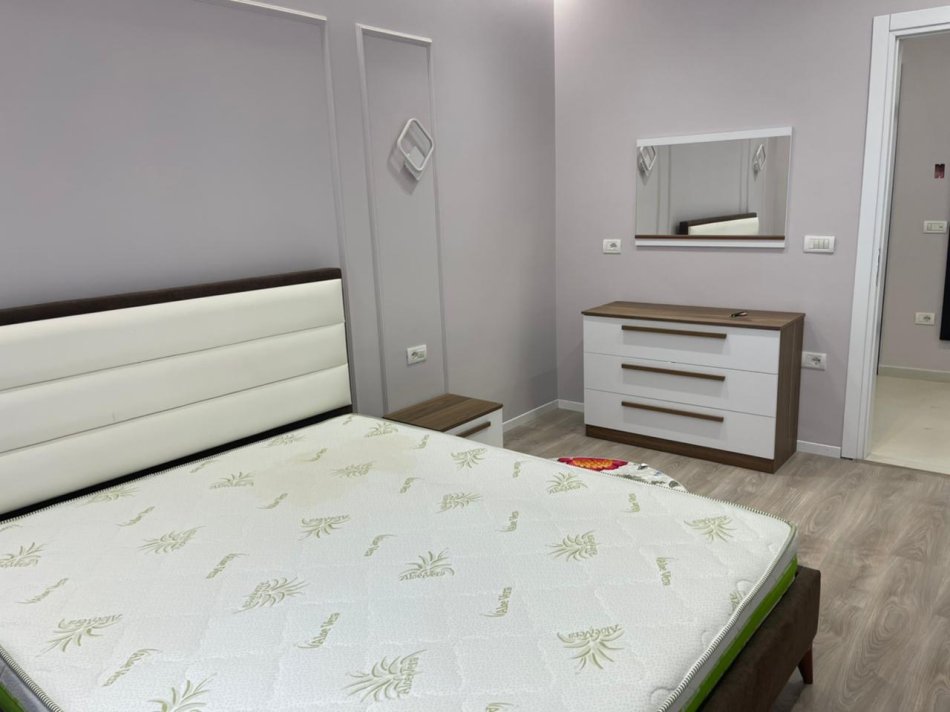 Shqiperi, jepet me qera apartament 2+1+Aneks+Ballkon Kati 3, 100 m² 750 € (Fusha aviacionit grand park residence)