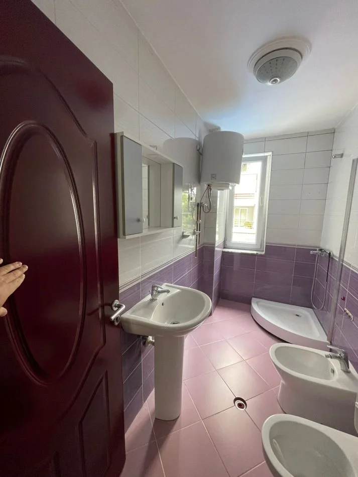 Tirane, jepet me qera apartament 2+1+Ballkon , 90 m² 530 € (Teodor Keko)