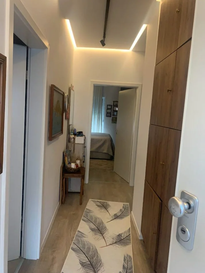 Tirane, jepet me qera apartament 1+1 Kati 2, 45 m² 300 € (Rruga Pasho Hysa)