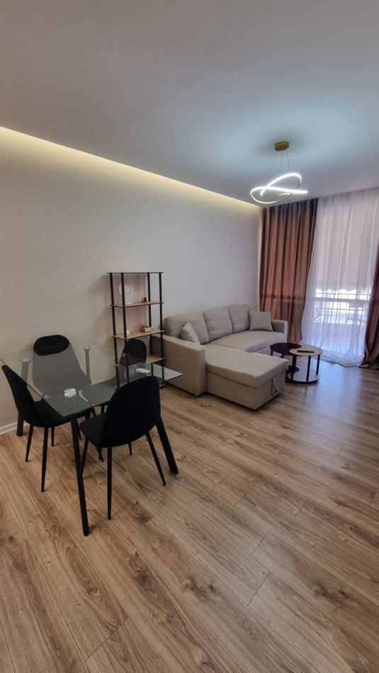 Tirane, shitet apartament 1+1+Aneks+Ballkon Kati 7, 60 m² (Rruga Eshref Frashëri mbas Viva Market)