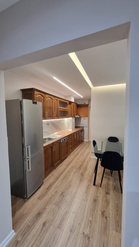 Tirane, shitet apartament 1+1+Aneks+Ballkon Kati 7, 60 m² (Rruga Eshref Frashëri mbas Viva Market)