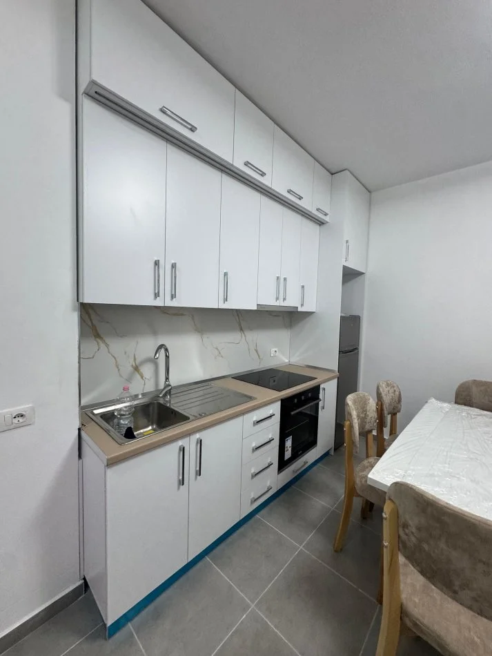 Tirane, jepet me qera apartament 1+1+Ballkon Kati 1, 400 € 