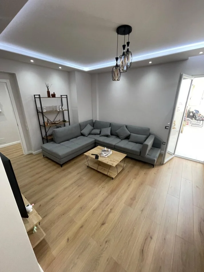 jepet me qera apartament Kati 10, 120 m² 850 €