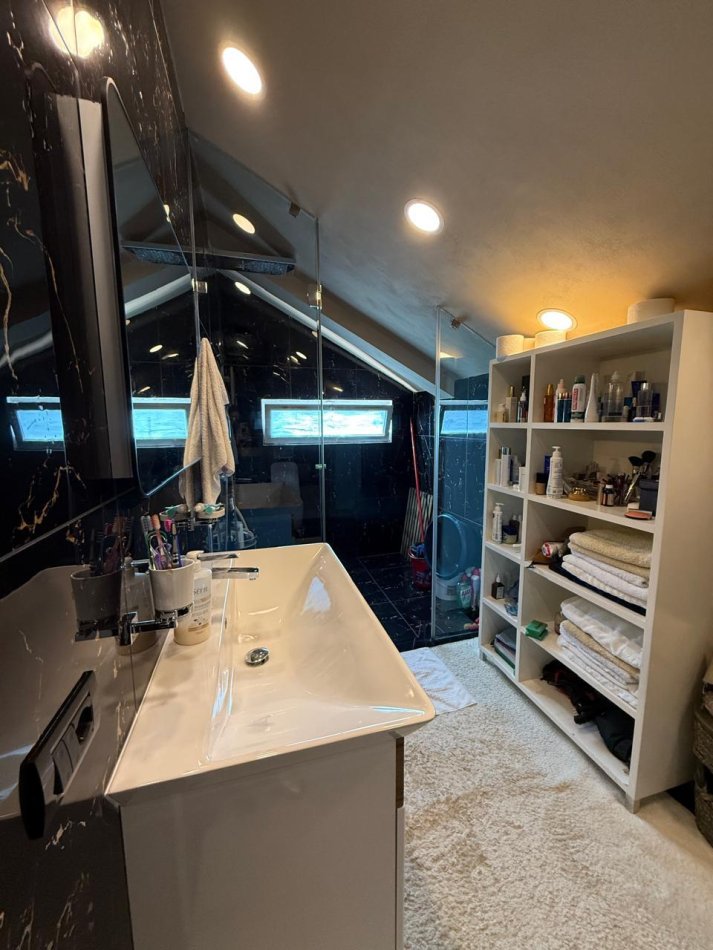 Tirane, jepet me qera apartament 2+1 Kati 3, 100 m² 650 € (Rruga Don Bosko)