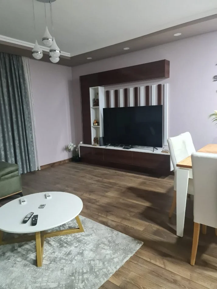 Tirane, shitet apartament 2+1+Ballkon Kati 4, 108 m² 191.002 € (Rruga Muhamet Gjollesha)