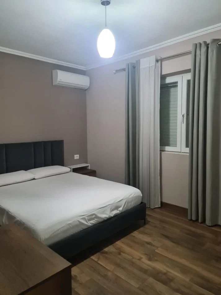 Tirane, shitet apartament 2+1+Ballkon Kati 4, 108 m² 191.002 € (Rruga Muhamet Gjollesha)