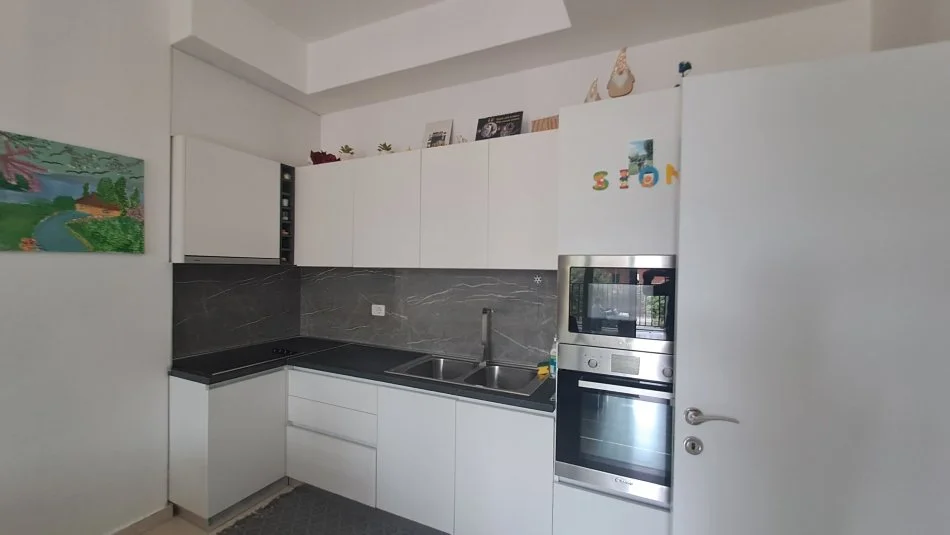 Tirane, jepet me qera apartament 1+1 Kati 1, 62 m² 500 € (Te Square 21)