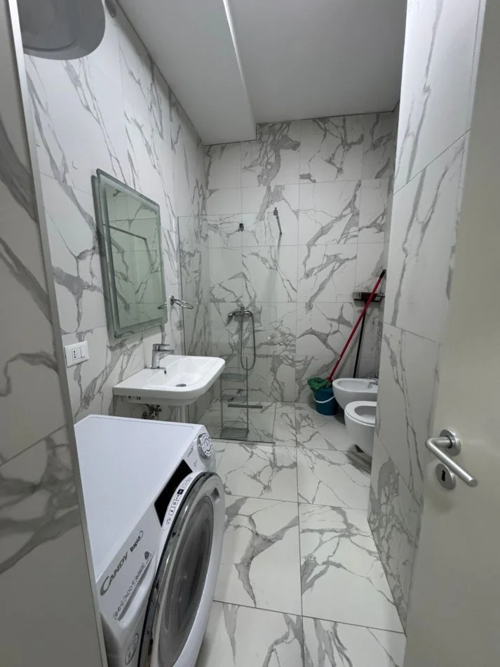 Tirane, jepet me qera apartament 1+1+Aneks+Ballkon Kati 3, 65 m² 550 € (Kompleksi kontakt pran 21 dhjetorit)