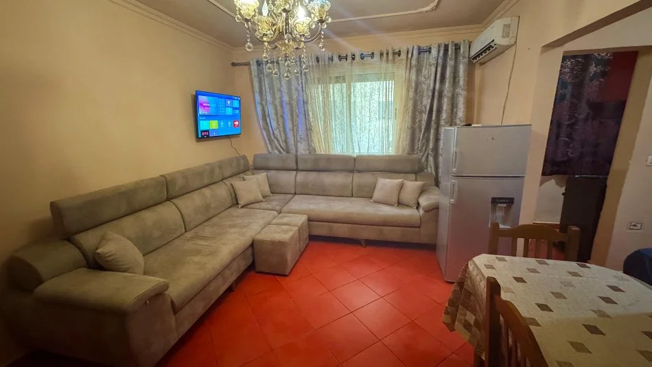 Garsoniere (€250) Kinostudio