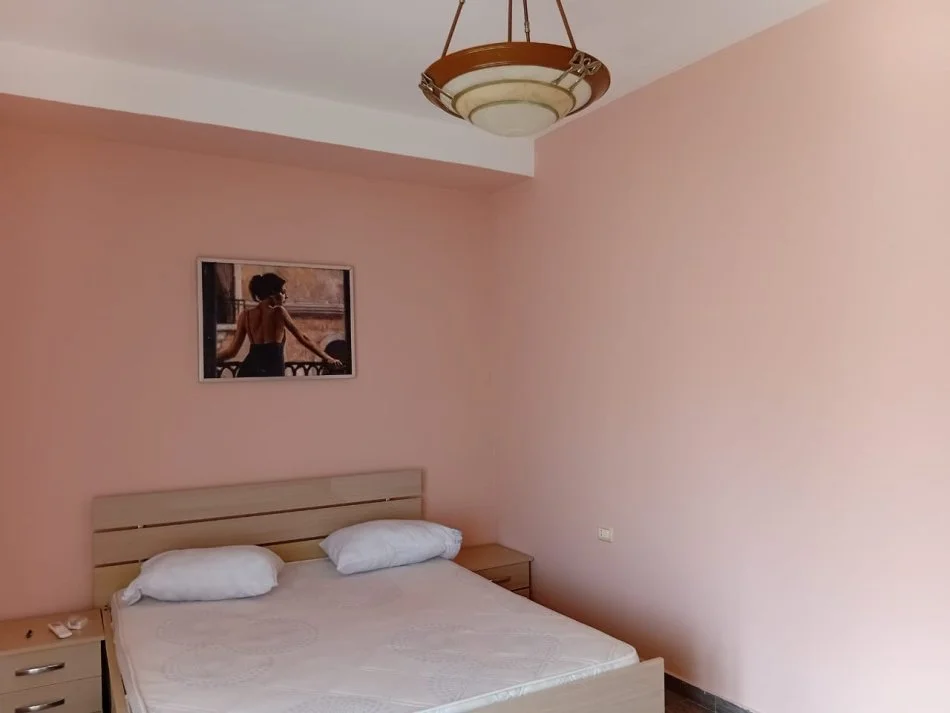 Tirane, jepet me qera apartament 2+1+Ballkon Kati 3, 81 m² 600 € (Kopshti Zoologjik)