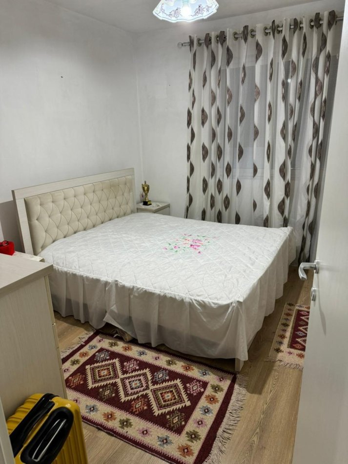 Tirane, jepet me qera apartament 1+1 Kati 5, 50 m² 420 € (Riza Cuka)