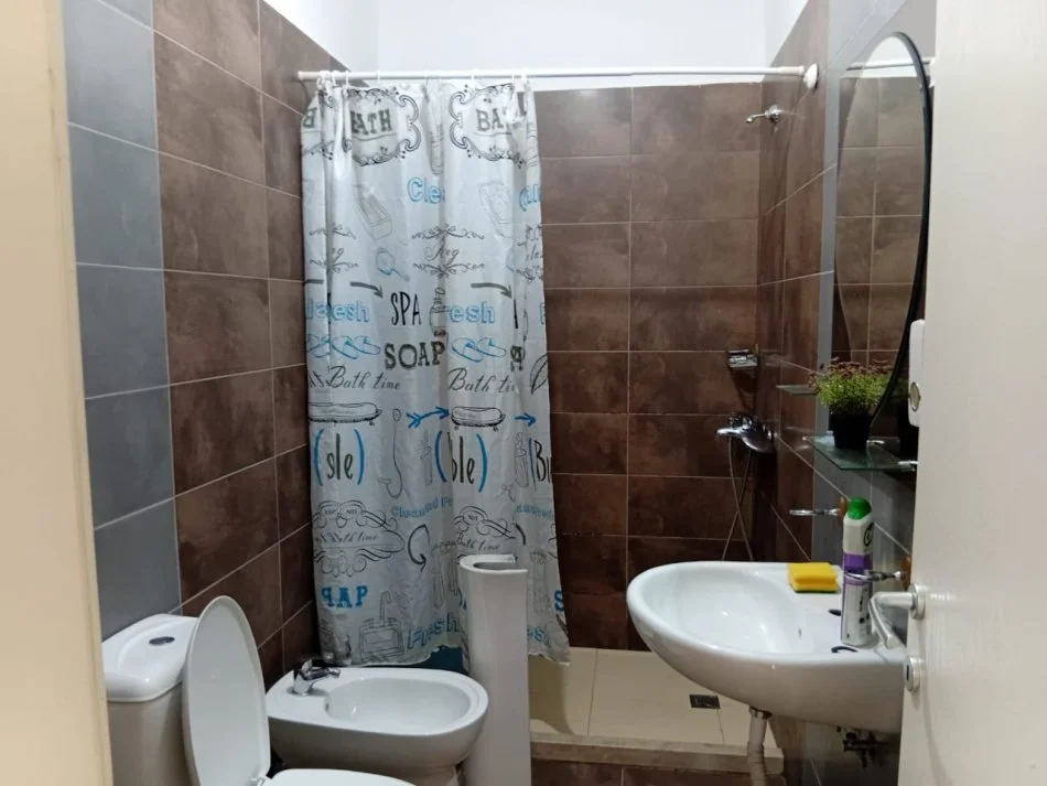 Tirane, jepet me qera apartament 2+1+Ballkon Kati 3, 81 m² 600 € (Kopshti Zoologjik)