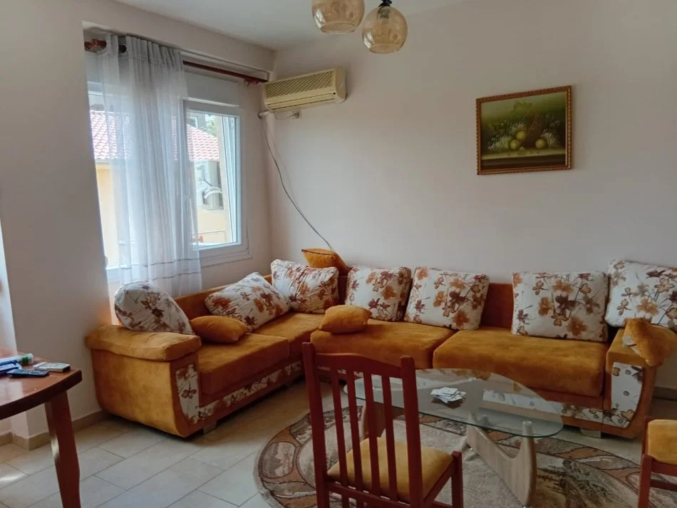 Tirane, jepet me qera apartament 2+1+Ballkon Kati 3, 81 m² 600 € (Kopshti Zoologjik)