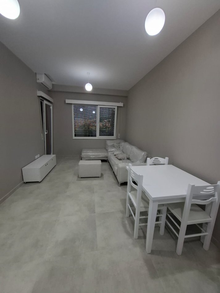 Tirane, jepet me qera apartament 1+1+Ballkon Kati 6, 60 m² (Rruga Bedri Karapici perballe Birra Tirana)