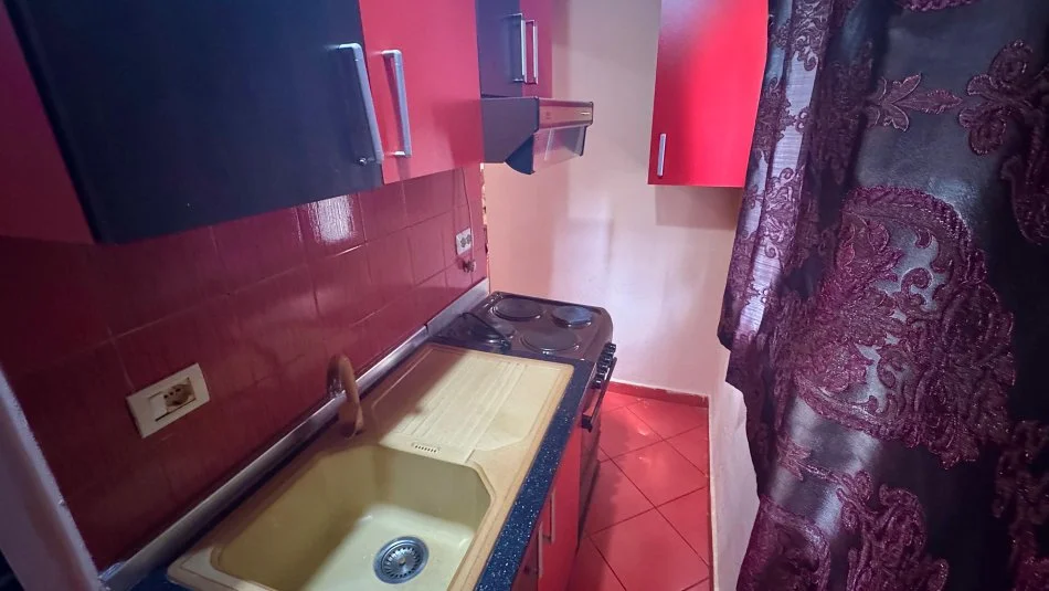 Garsoniere (€250) Kinostudio