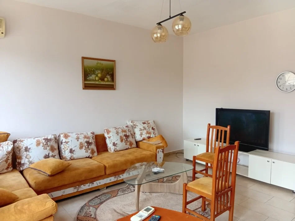 Tirane, jepet me qera apartament 2+1+Ballkon Kati 3, 81 m² 600 € (Kopshti Zoologjik)