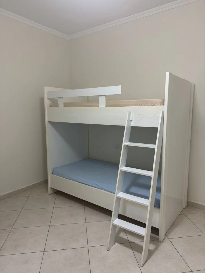 Tirane, jepet me qera apartament 2+1+Aneks+Ballkon Kati 2, 100 m² 600 € (Post parkimi i perfshir)