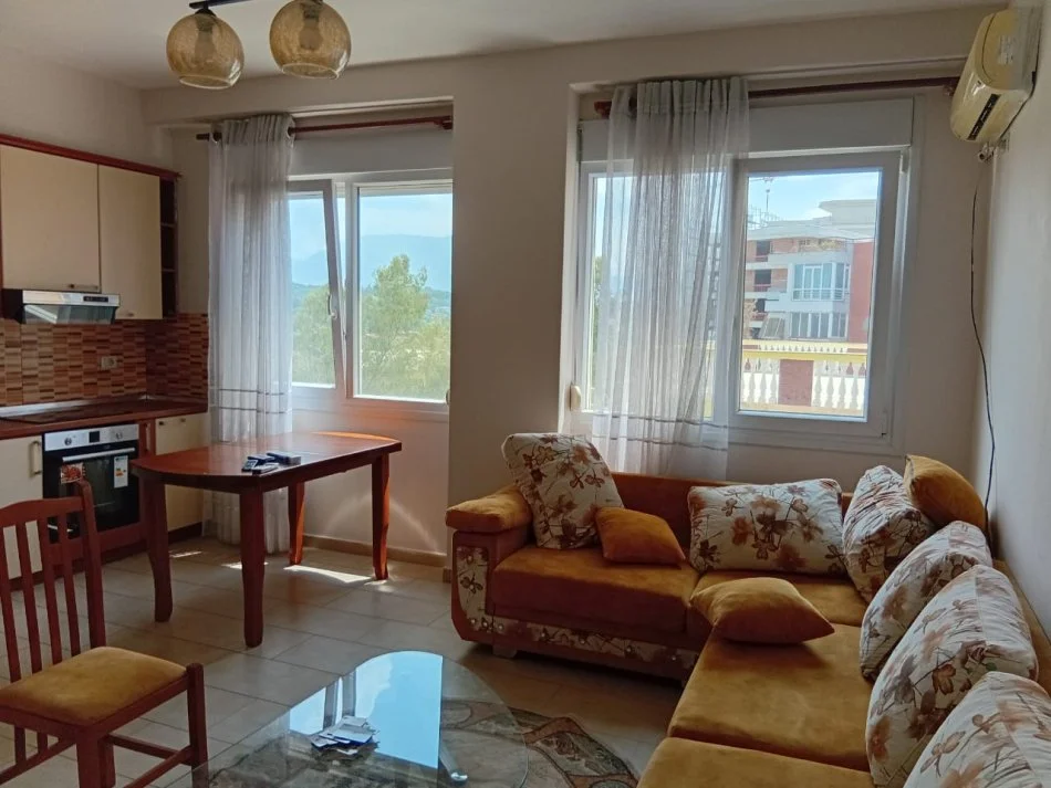 Tirane, jepet me qera apartament 2+1+Ballkon Kati 3, 81 m² 600 € (Kopshti Zoologjik)