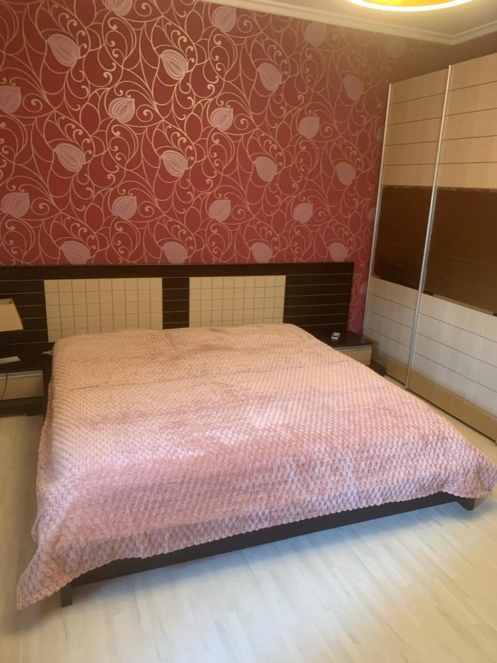 APARTAMENT  2+1 ME QIRA ISH EKSPOZITA   650 €