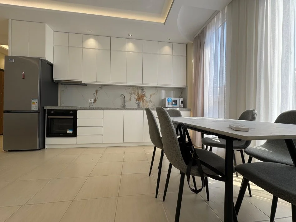 Tirane, jepet me qera apartament 2+1+Ballkon Kati 6, 115 m² 650 € (Jordan Misja)