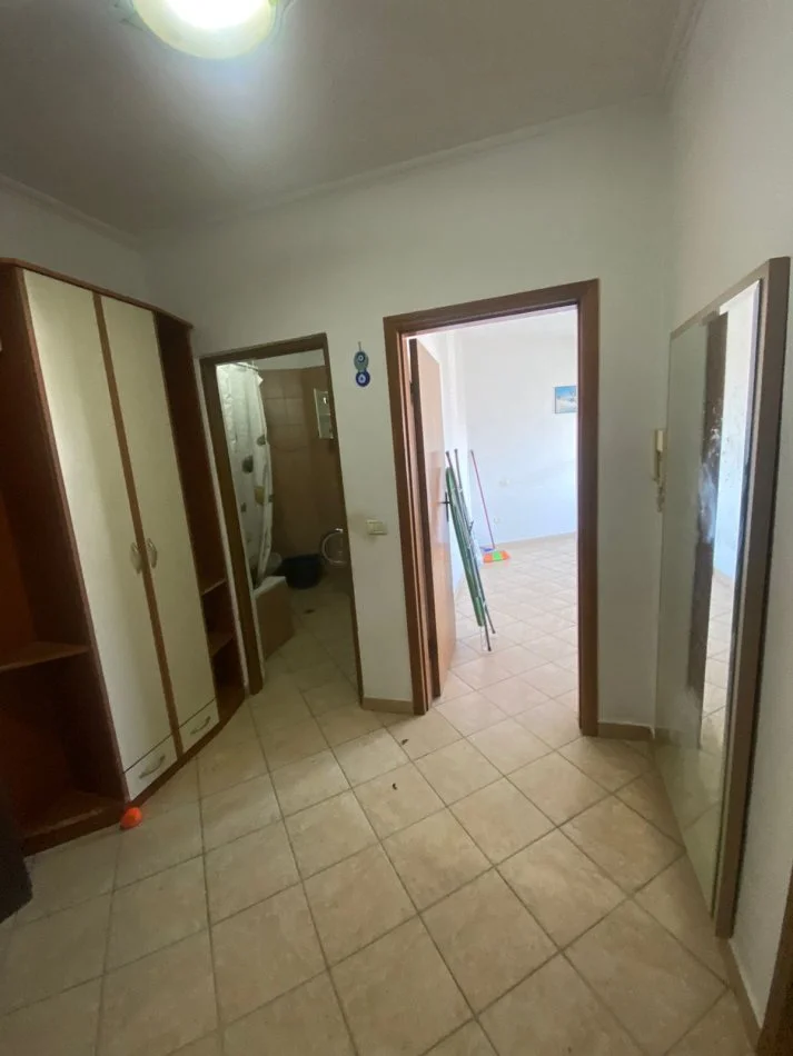 Tirane, jepet me qera apartament 2+1+Ballkon Kati 10, 90 m² 450 € (Brryli)