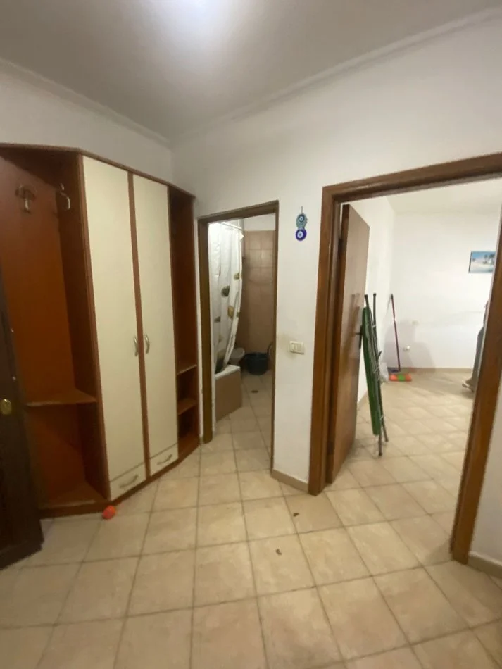 Tirane, jepet me qera apartament 2+1+Ballkon Kati 10, 90 m² 450 € (Brryli)