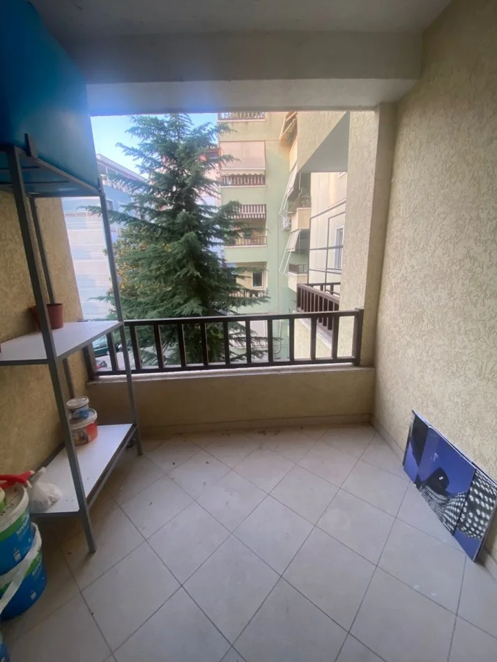 Tirane, jepet me qera apartament
