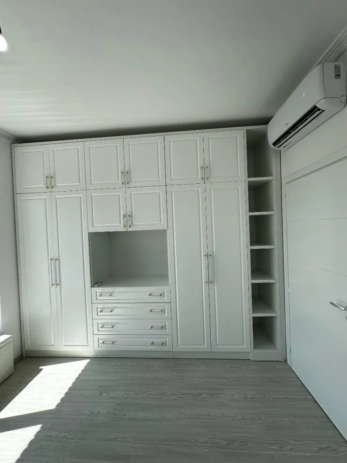 Tirane, jepet me qera apartament 2+1+Ballkon Kati 1, 106 m² 800 € 