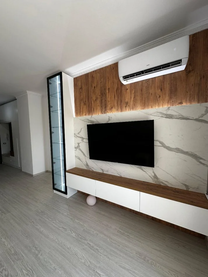 Tirane, jepet me qera apartament 2+1+Ballkon Kati 1, 106 m² 800 € 