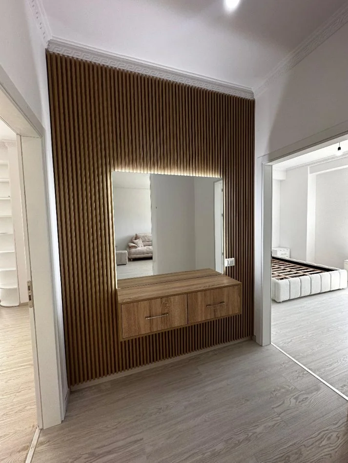 Tirane, jepet me qera apartament 2+1+Ballkon Kati 1, 106 m² 800 € 