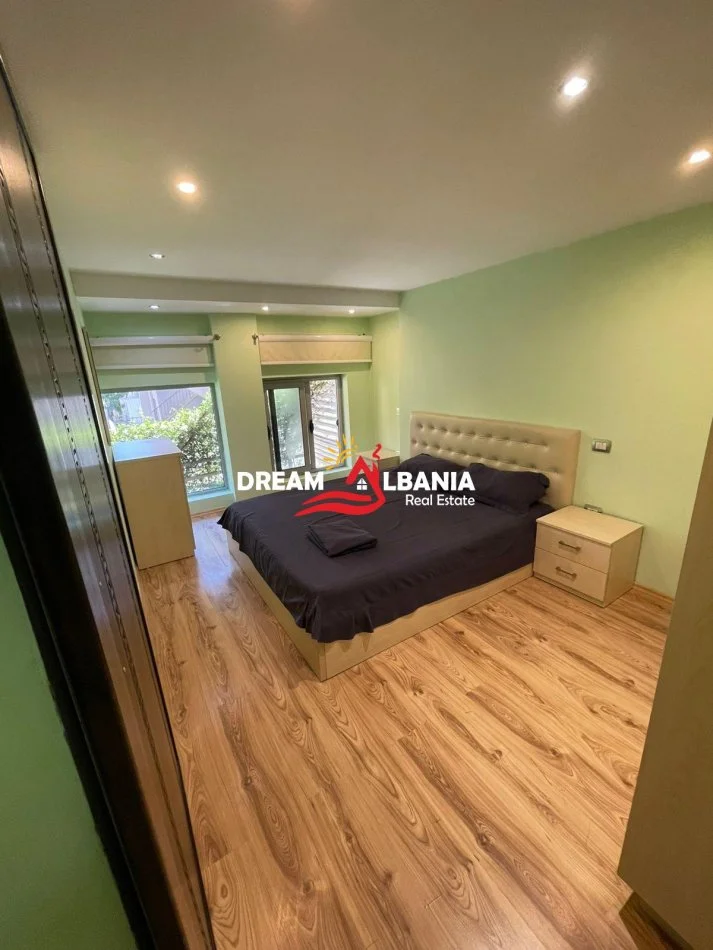 Tirane, jepet me qera apartament 1+1 Kati 1, 55 m² 500 € (Tek 21 Dhjetori, Rruga Frosina Plaku)
