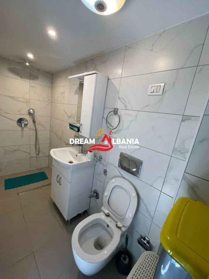 Tirane, jepet me qera apartament 1+1 Kati 1, 55 m² 500 € (Tek 21 Dhjetori, Rruga Frosina Plaku)