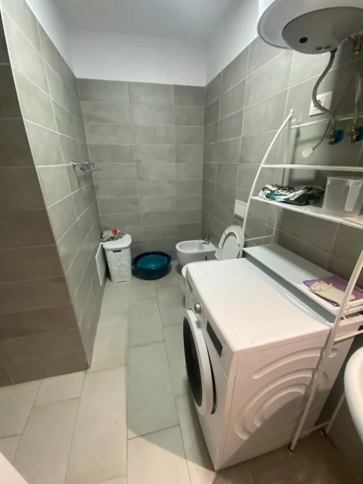 Tirane, jepet me qera apartament 1+1+Ballkon Kati 3, 78 m² 550 € (Fusha aviacionit)