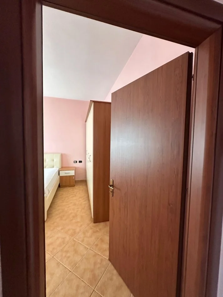 Tirane, jepet me qera apartament+verande | Penthouse 2+1+Aneks+Ballkon Kati 7, 80 m² 350 € (Restorant Fresku)