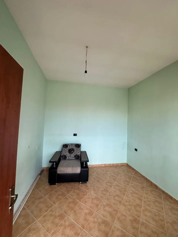 Tirane, jepet me qera apartament+verande | Penthouse 2+1+Aneks+Ballkon Kati 7, 80 m² 350 € (Restorant Fresku)