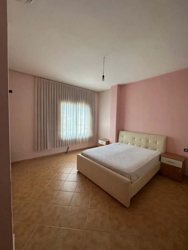 Tirane, jepet me qera apartament+verande | Penthouse 2+1+Aneks+Ballkon Kati 7, 80 m² 350 € (Restorant Fresku)