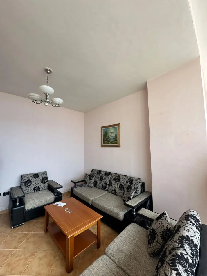 Tirane, jepet me qera apartament+verande | Penthouse 2+1+Aneks+Ballkon Kati 7, 80 m² 350 € (Restorant Fresku)