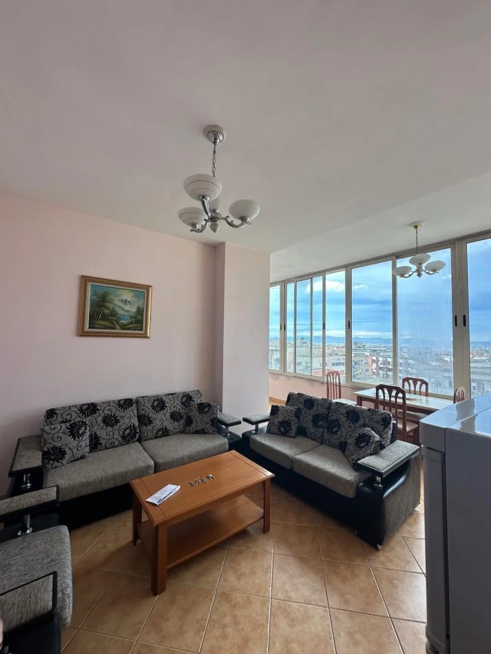 Tirane, jepet me qera apartament+verande | Penthouse 2+1+Aneks+Ballkon Kati 7, 80 m² 350 € (Restorant Fresku)