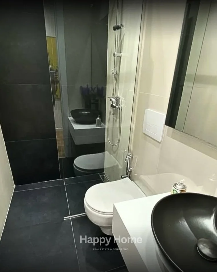 Tirane, jepet me qera apartament 2+1+Ballkon , 100 m² 1.000 € 