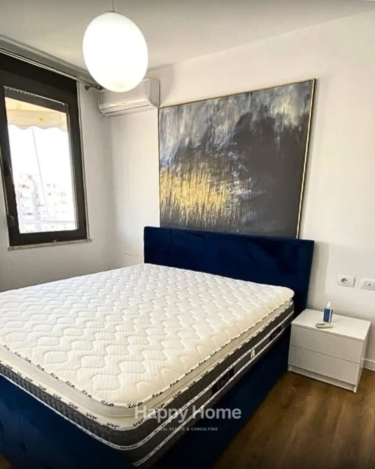 Tirane, jepet me qera apartament 2+1+Ballkon , 100 m² 1.000 € 