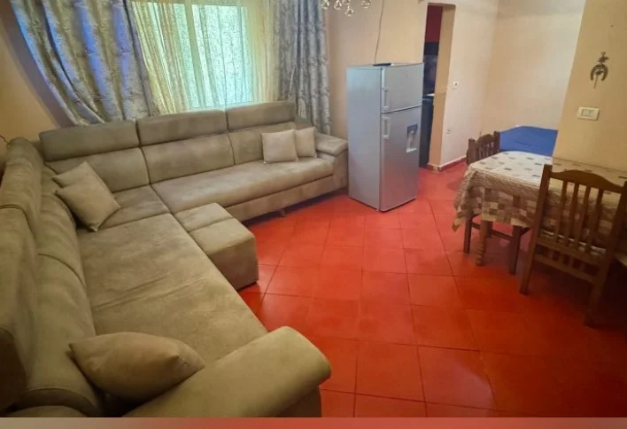 Tirane, jepet me qera garsonier Kati 5, 55 m² 270 € (Kinostudio)