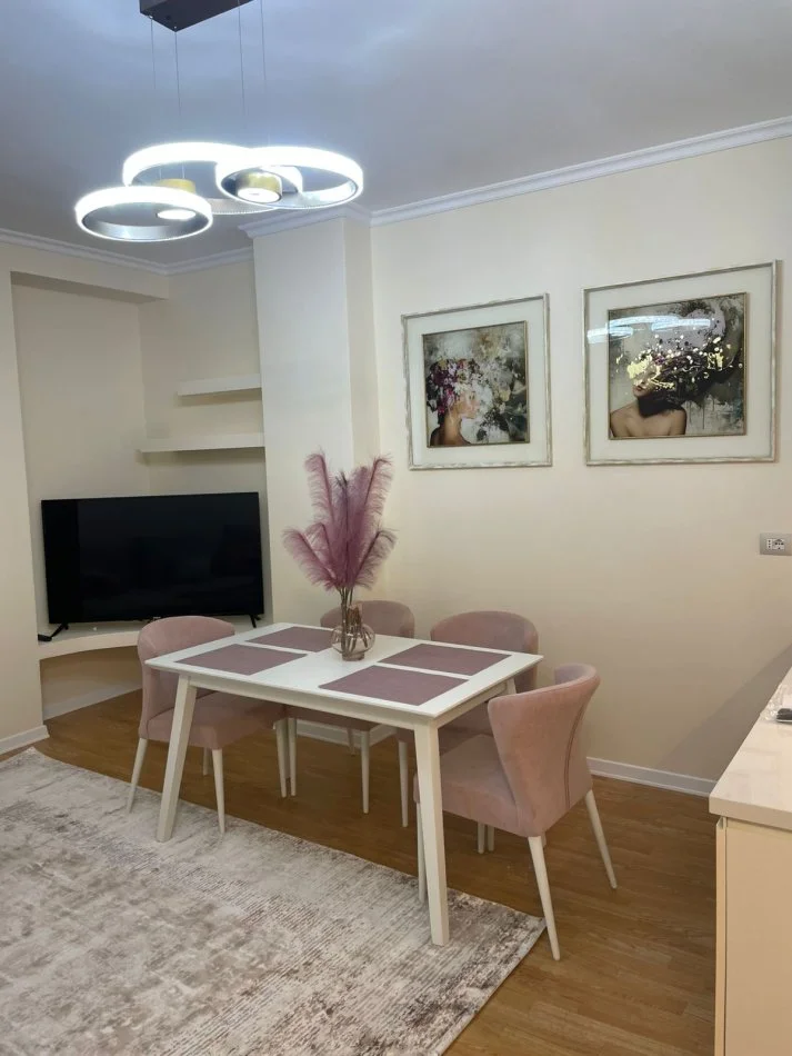 Tirane, jepet me qera apartament 2+1+Ballkon Kati 6, 85 m² 1.200 € (Rruga e Kosovareve)