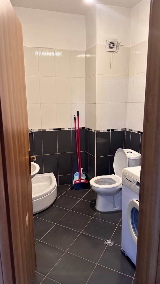 Tirane, jepet me qera apartament 2+1+Ballkon Kati 3, 120 m² 400 € (Astir , Bar Oslo)