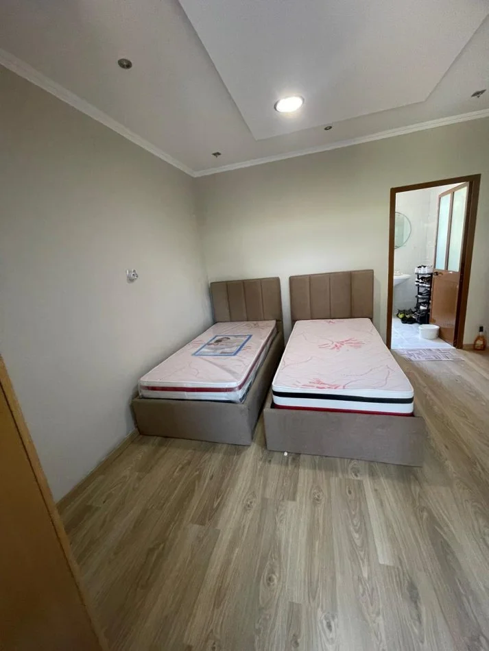 Tirane jepet me qera Vile 1+1 Kati 1, 61 m² 351 € (Vila15 deshmoret e fekenit)