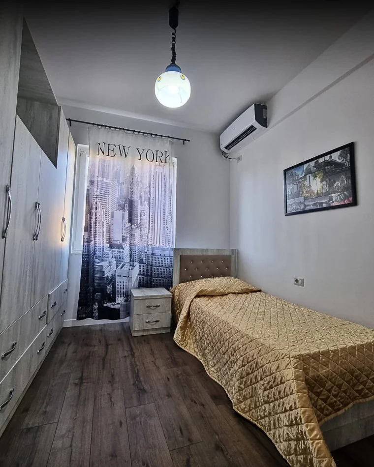 Tirane, jepet me qera apartament 2+1+Ballkon Kati 4, 690 € 