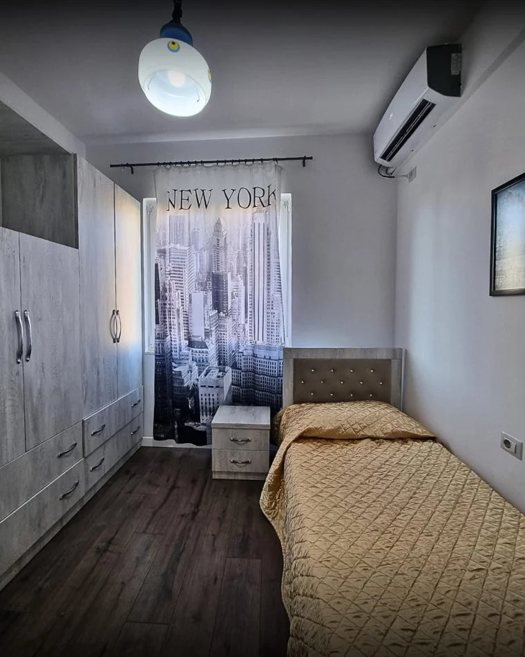 Tirane, jepet me qera apartament 2+1+Ballkon Kati 4, 690 € 