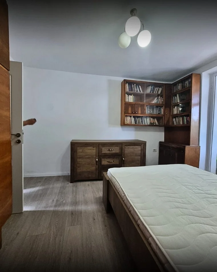Tirane, jepet me qera apartament 2+1 Kati 2, 65 m² 