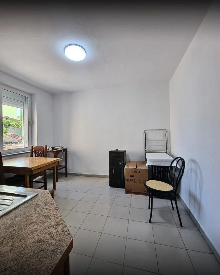 Tirane, jepet me qera apartament 2+1 Kati 2, 65 m² 