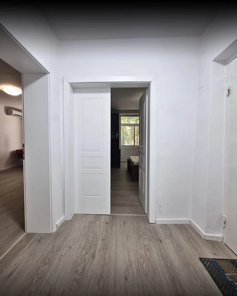 Tirane, jepet me qera apartament 2+1 Kati 2, 65 m² 